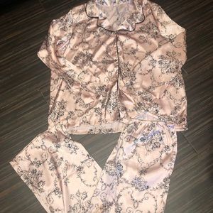 Silky rose print matching pajama set